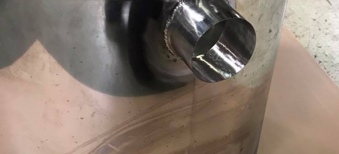 Modification du piquage en eau de cette cuve, matière inox
