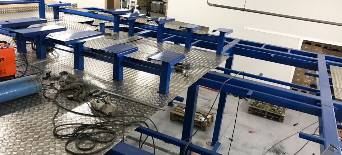 Passerelle permettant d’accueillir des machines